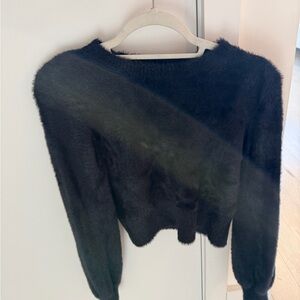 Aritzia Black Fuzzy Sweater in Size XS